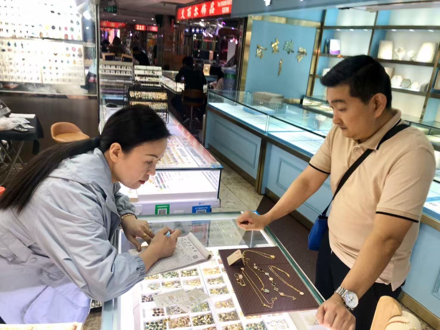 Amazing Jewelry consultation